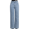 Pantalón de mezclilla azul claro con corazones y detalles de brillos para mujer, estilo holgado y moderno.