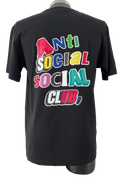 ANTISOCIAL CLUB NEGRA LETRAS DE COLORES ESPALDA XL