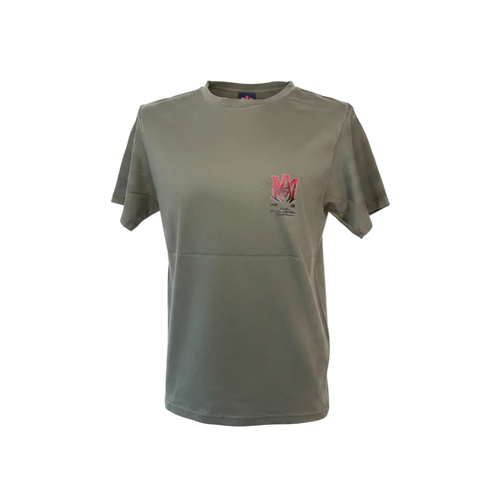 Playera premium AMIRI VERDE G de color verde con logotipo en la parte frontal, diseñada por Selah Boutique.