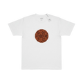 Playera premium Coach Blanca con logo encerrado en círculo en color café, talla XL, de la marca Selah Boutique.