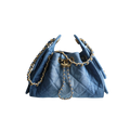Bolsa Chanel de diseñador G5 de Selah Boutique, elegante y de alta calidad, con detalles icónicos y acabado en cuero.