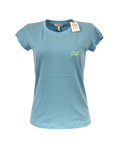 Playera premium GUESS con logo verde fluorescente para mujer, diseño moderno y llamativo en color azul.