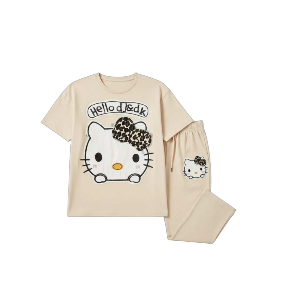 Conjunto Hello Kity de la marca My Store 2, playera beige con ilustración de personaje de dibujos animados.