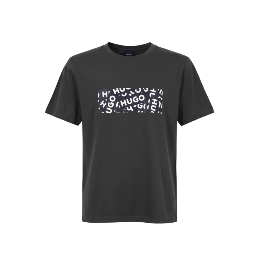 Playera premium negra de BOSS con logo y letras blancas en talla XL, diseñada por Selah Boutique.