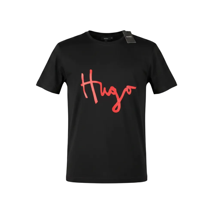 Playera premium negra de Hugo Boss con letras rojas en talla XL, diseñada con estilo y calidad.