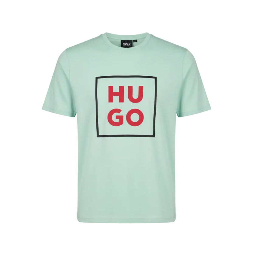 Playera premium HUGO BOSS Pistache XL de color verde con diseño elegante, mostrada en una imagen clara y de alta calidad.
