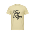 Playera premium TRUE RLGN AMARILLA G de Selah Boutique, camiseta amarilla con diseño en la parte frontal, vista frontal.
